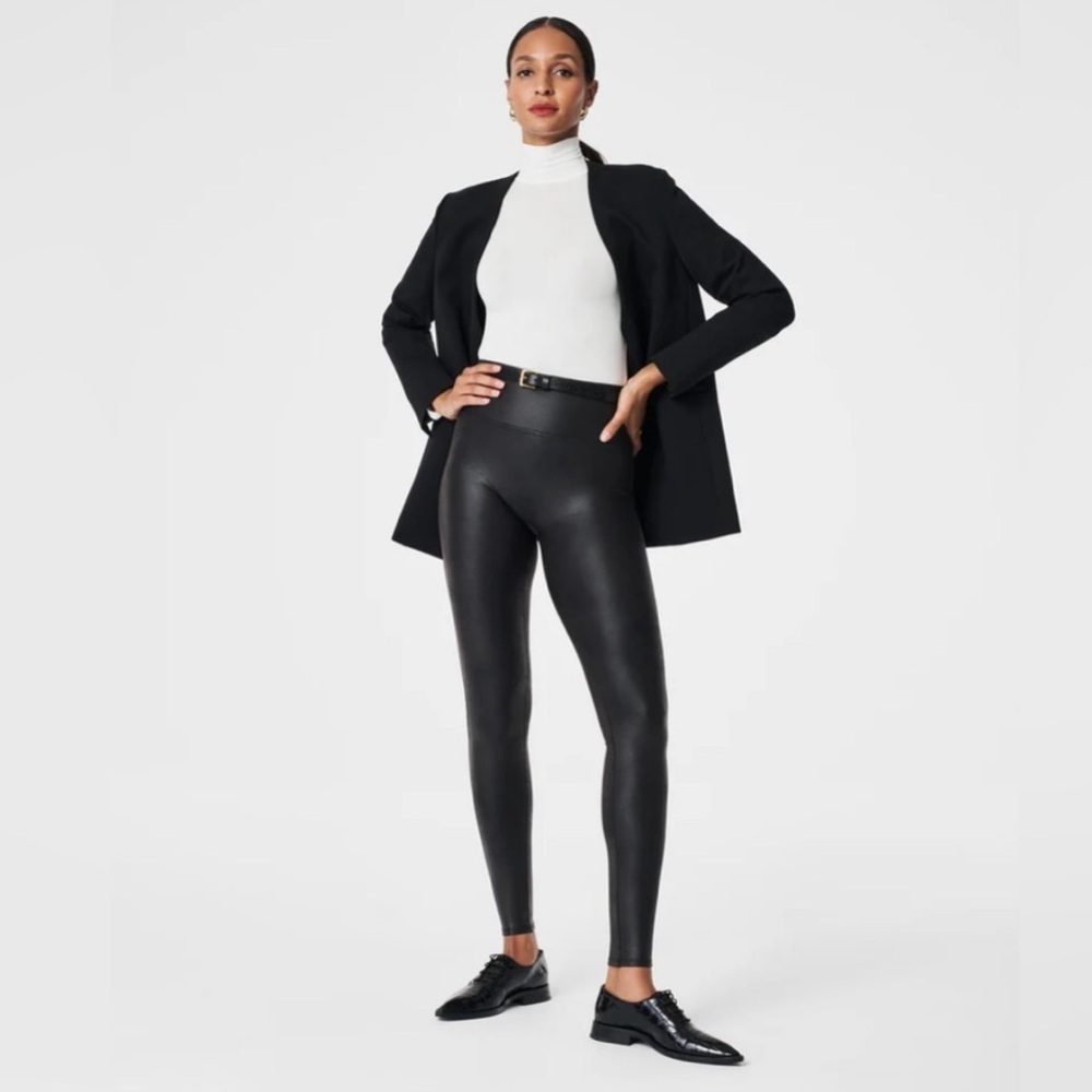 SPANX Faux Leather Leggings in Black Size Medium‎